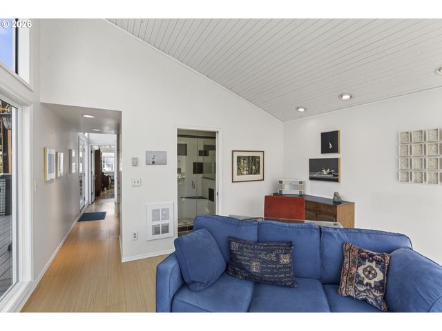 100 Se Harney St 11, Portland, OR 97202