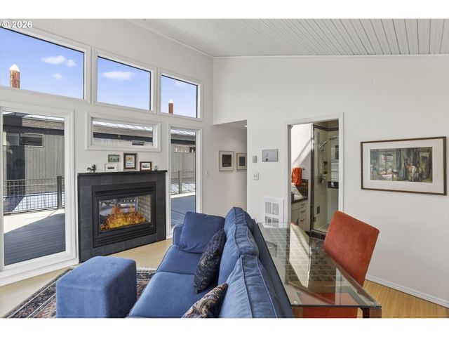 100 Se Harney St 11, Portland, OR 97202