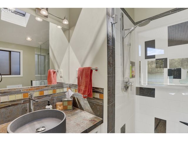 100 Se Harney St 11, Portland, OR 97202
