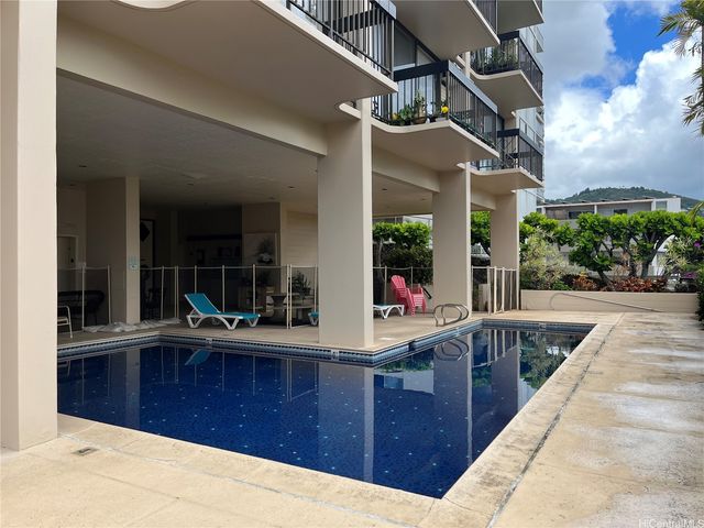 1560 Thurston Avenue 504, Honolulu, HI 96822