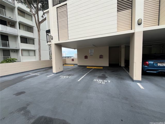 1560 Thurston Avenue 504, Honolulu, HI 96822