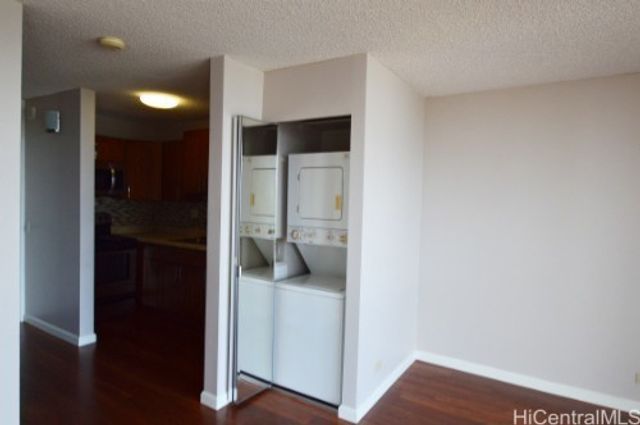 1560 Thurston Avenue 504, Honolulu, HI 96822