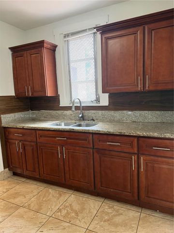 1727 NW 50th St, Miami, FL 33142