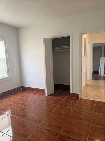 1727 NW 50th St, Miami, FL 33142