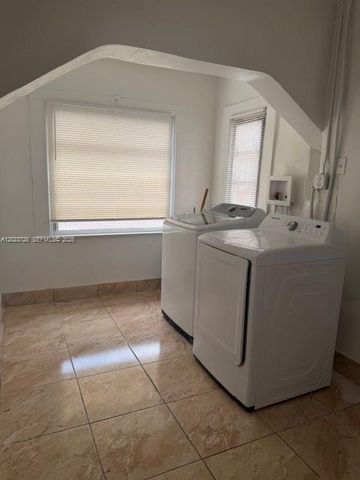 1727 NW 50th St, Miami, FL 33142