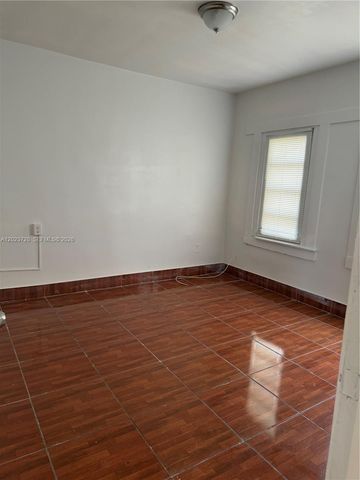 1727 NW 50th St, Miami, FL 33142