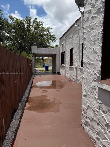 1727 NW 50th St, Miami, FL 33142