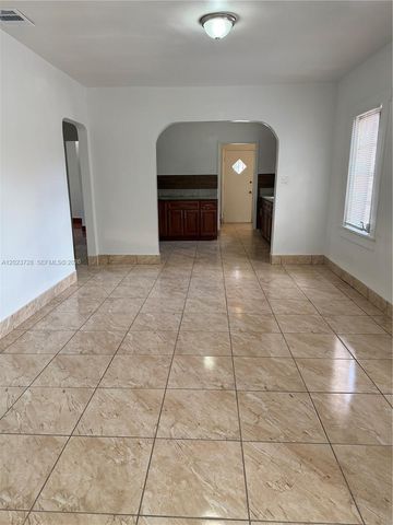 1727 NW 50th St, Miami, FL 33142