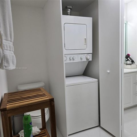 325 NW 72nd Avenue 301, Miami, FL 33126