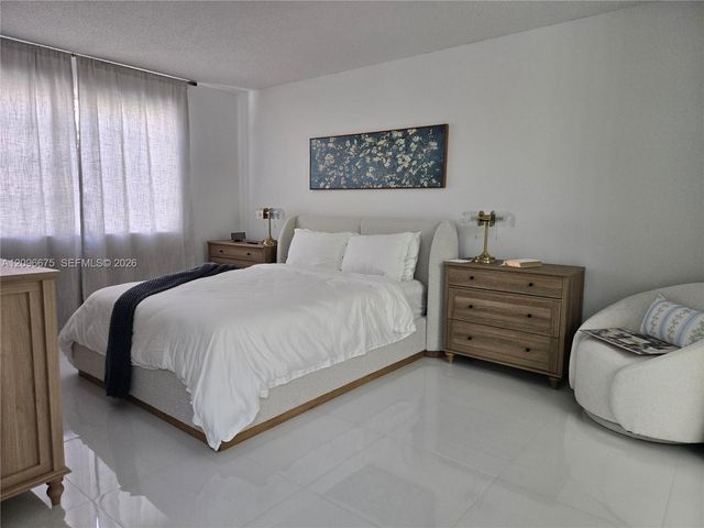 325 NW 72nd Avenue 301, Miami, FL 33126