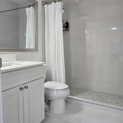 325 NW 72nd Avenue 301, Miami, FL 33126