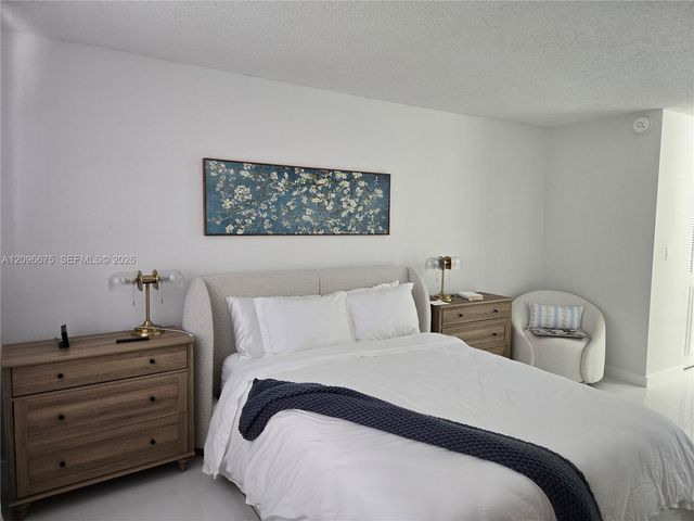 325 NW 72nd Avenue 301, Miami, FL 33126
