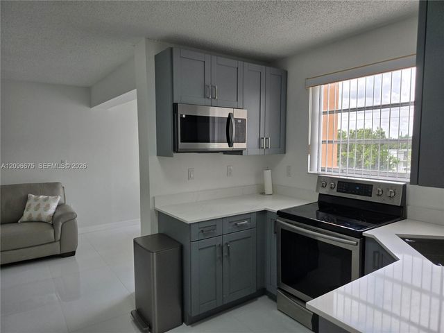 325 NW 72nd Avenue 301, Miami, FL 33126