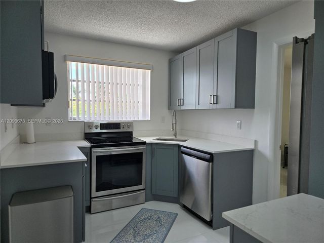 325 NW 72nd Avenue 301, Miami, FL 33126