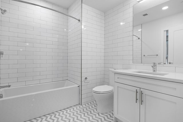 301 Border Street 302, Boston, MA 02128