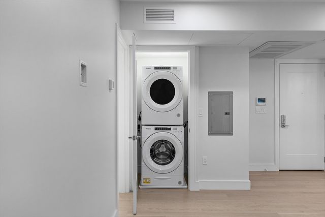 301 Border Street 302, Boston, MA 02128