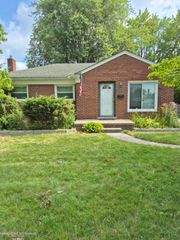 20007 Elizabeth Street, Saint Clair Shores, MI 48080