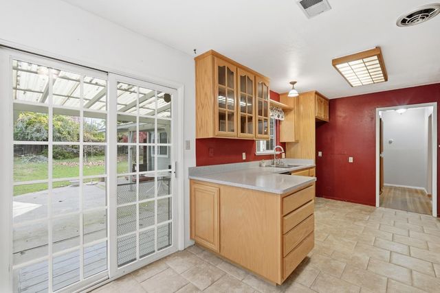 5068 Patti Jo Dr, Carmichael, CA 95608