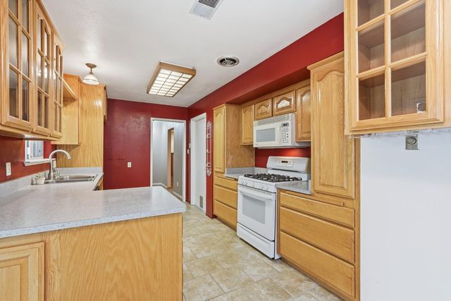 5068 Patti Jo Dr, Carmichael, CA 95608