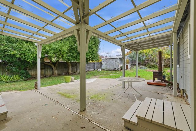 5068 Patti Jo Dr, Carmichael, CA 95608