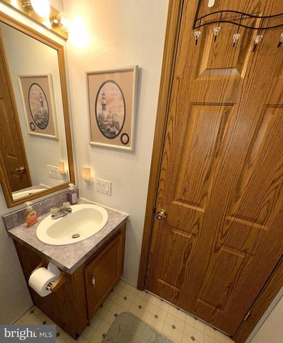 148 1ST ST, Lothian, MD 20711