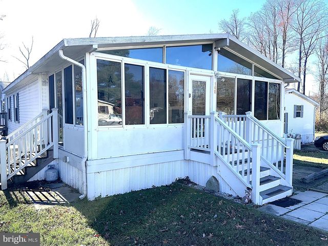 148 1ST ST, Lothian, MD 20711