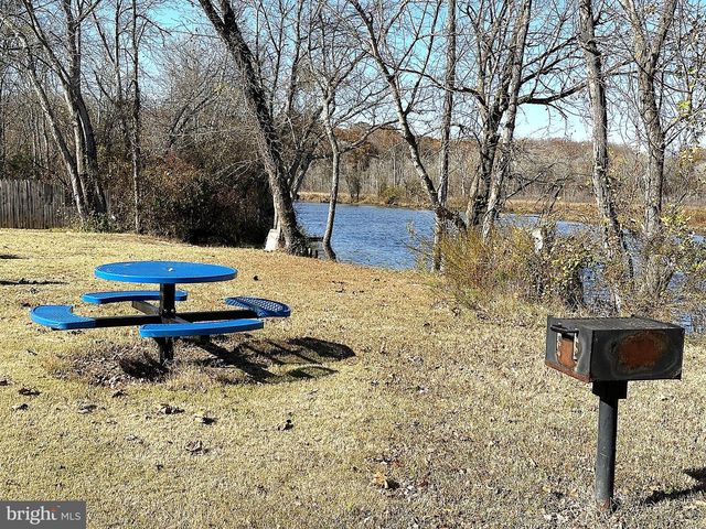 148 1ST ST, Lothian, MD 20711