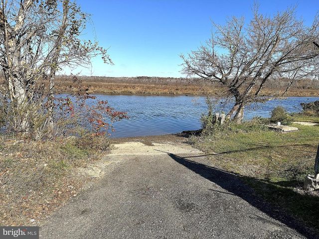 148 1ST ST, Lothian, MD 20711