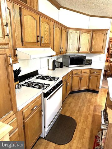 148 1ST ST, Lothian, MD 20711