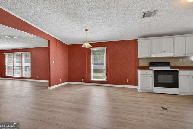 4156 Smiley Road NE, Ludowici, GA 31316