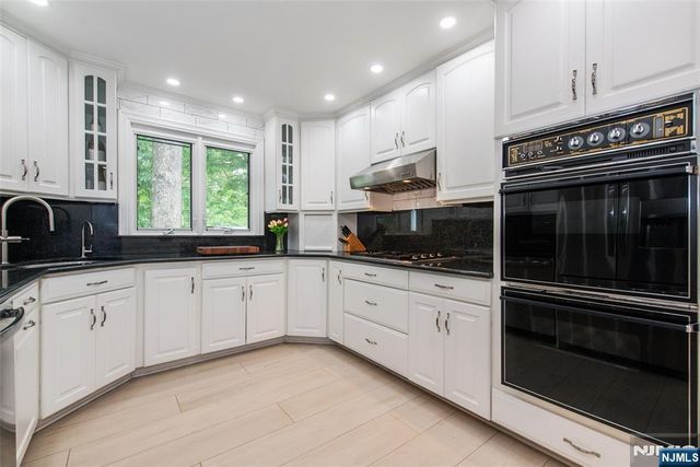 12 Ravine Road, Verona, NJ 07044