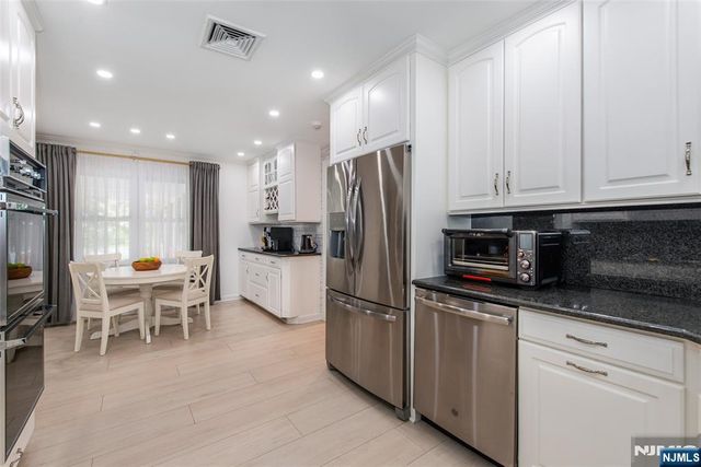 12 Ravine Road, Verona, NJ 07044