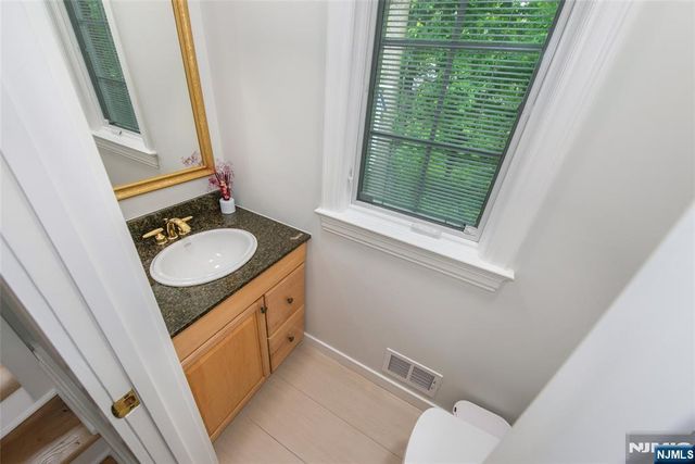 12 Ravine Road, Verona, NJ 07044
