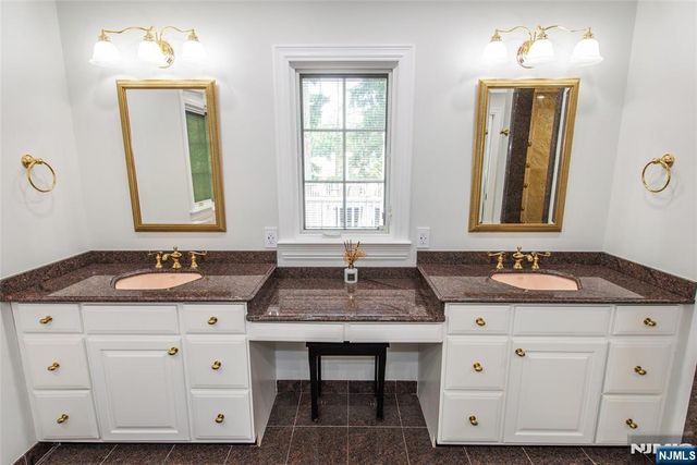 12 Ravine Road, Verona, NJ 07044
