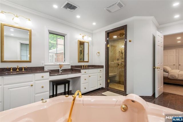 12 Ravine Road, Verona, NJ 07044