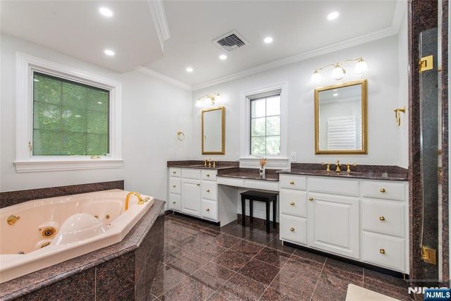 12 Ravine Road, Verona, NJ 07044