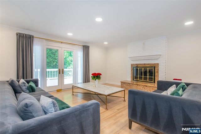 12 Ravine Road, Verona, NJ 07044