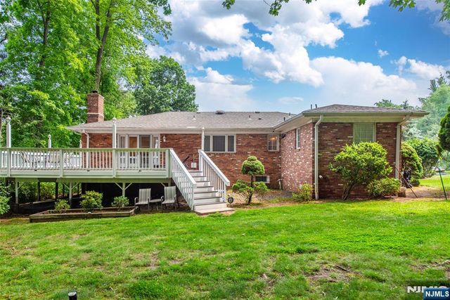 12 Ravine Road, Verona, NJ 07044