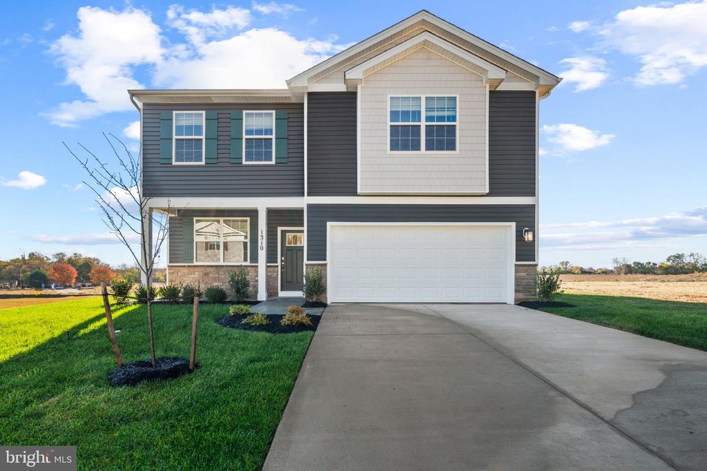 301 ANCONAS BLVD, Martinsburg, WV 25403