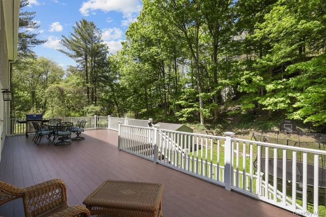 72 Brett Lane, Bedford, NY 10506