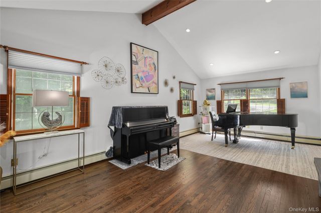 72 Brett Lane, Bedford, NY 10506