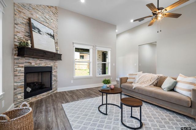 9120 Long Branch Dr, Tyler, TX 75703