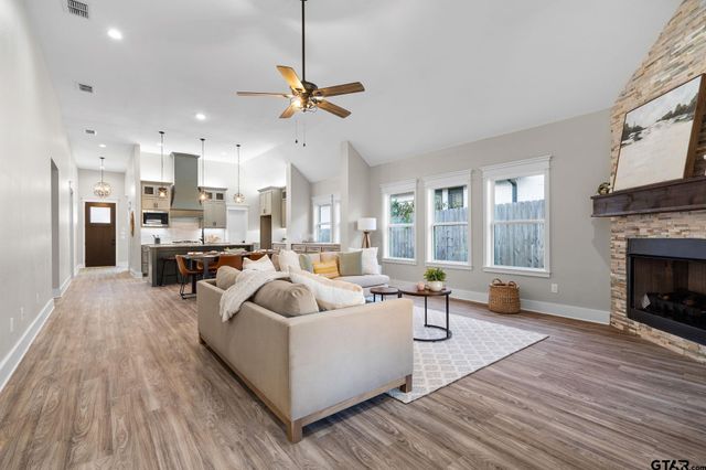 9120 Long Branch Dr, Tyler, TX 75703