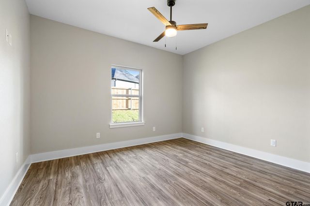 9120 Long Branch Dr, Tyler, TX 75703