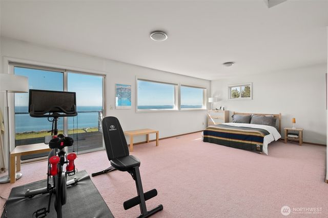 1889 West Beach Road, Oak Harbor, WA 98277