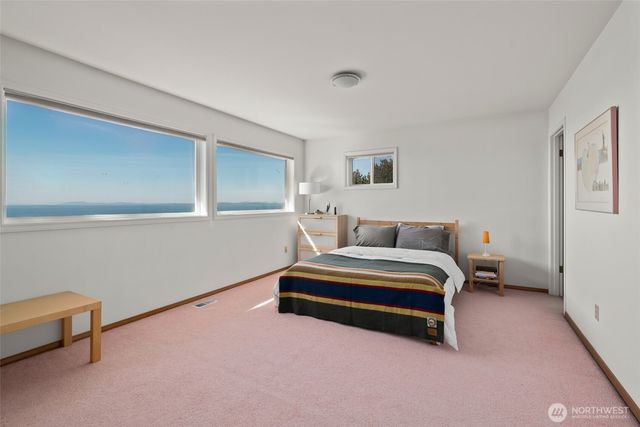 1889 West Beach Road, Oak Harbor, WA 98277
