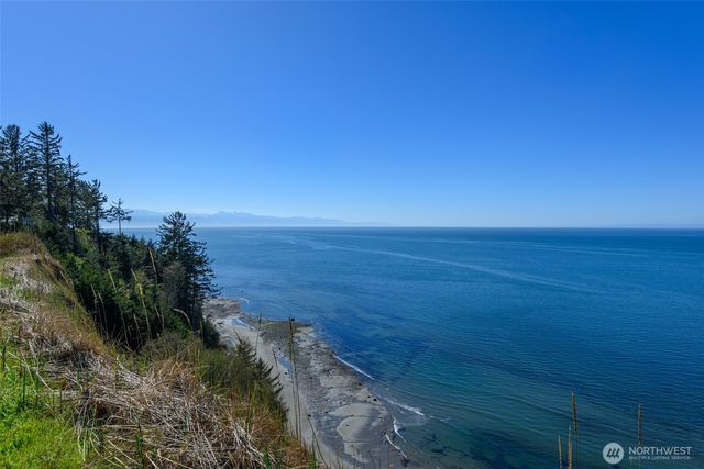 1889 West Beach Road, Oak Harbor, WA 98277