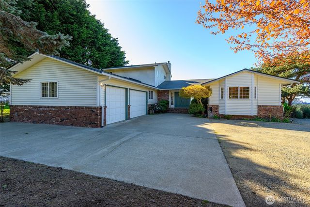 1889 West Beach Road, Oak Harbor, WA 98277