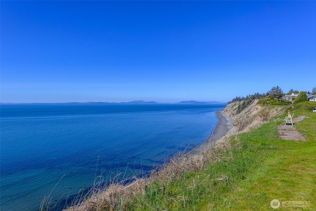 1889 West Beach Road, Oak Harbor, WA 98277