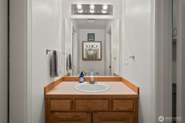 1889 West Beach Road, Oak Harbor, WA 98277